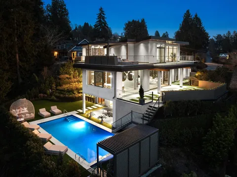 The Butterfly — custom home in Altamont, West Vancouver by Eurohouse Construction